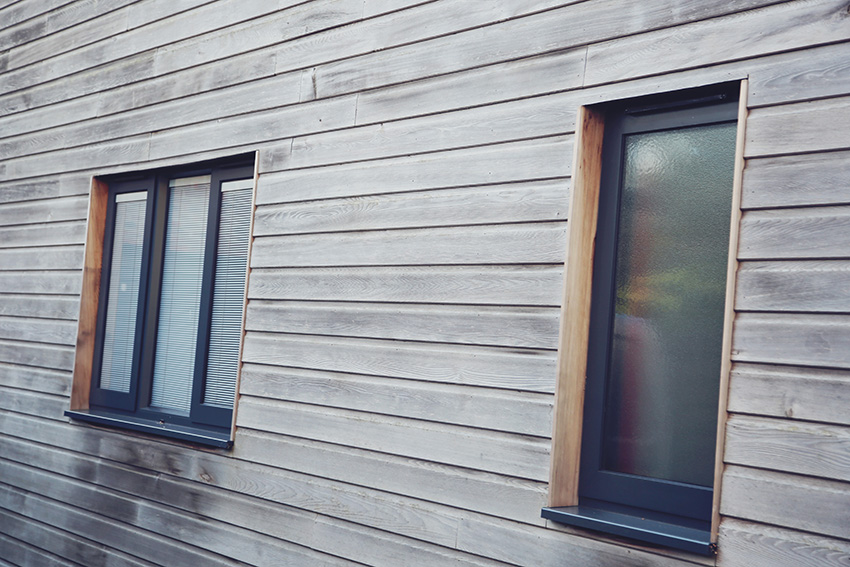 Howards (Angle Door)